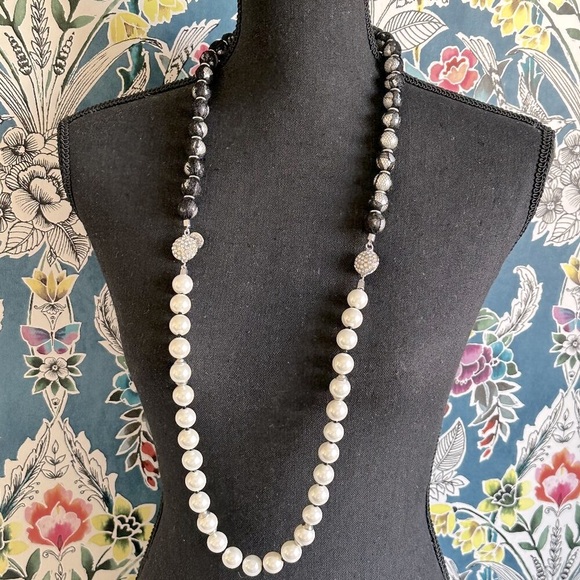 **2 necklaces in 1-Wear it 3 Ways** WHBM Long Black Lace Wrapped Pearl Necklace - Picture 9 of 16